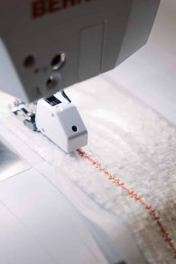 Bernina 735 Pro Sewing Machine - Image 5