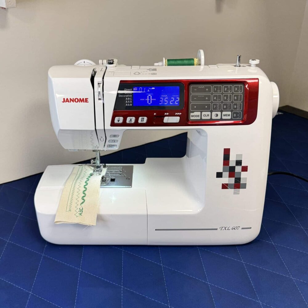Second hand Janome TXL-607