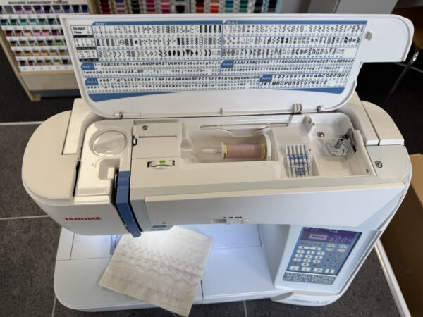 Second Hand Janome Atelier 5 - Image 2