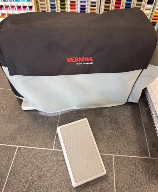 Second Hand Bernina 570QE - Image 7