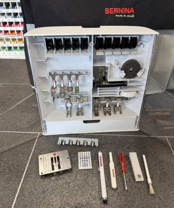 Second Hand Bernina 570QE - Image 8