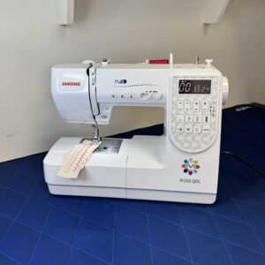 Second Hand Janome M200QDC