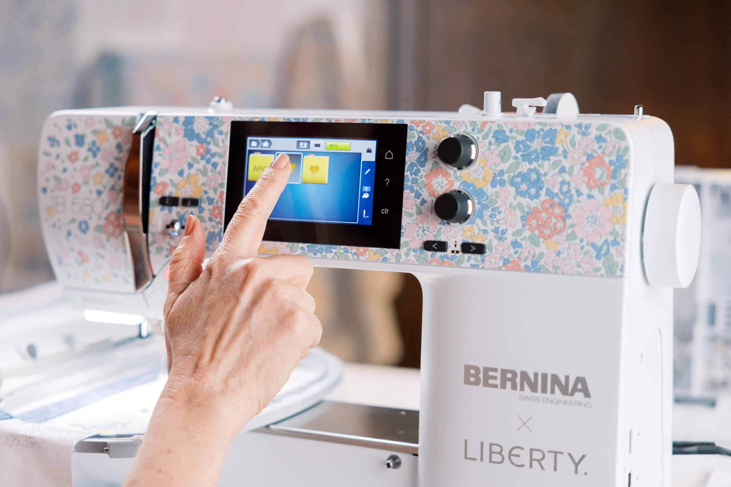 Bernina 495 Liberty Edition - Image 8