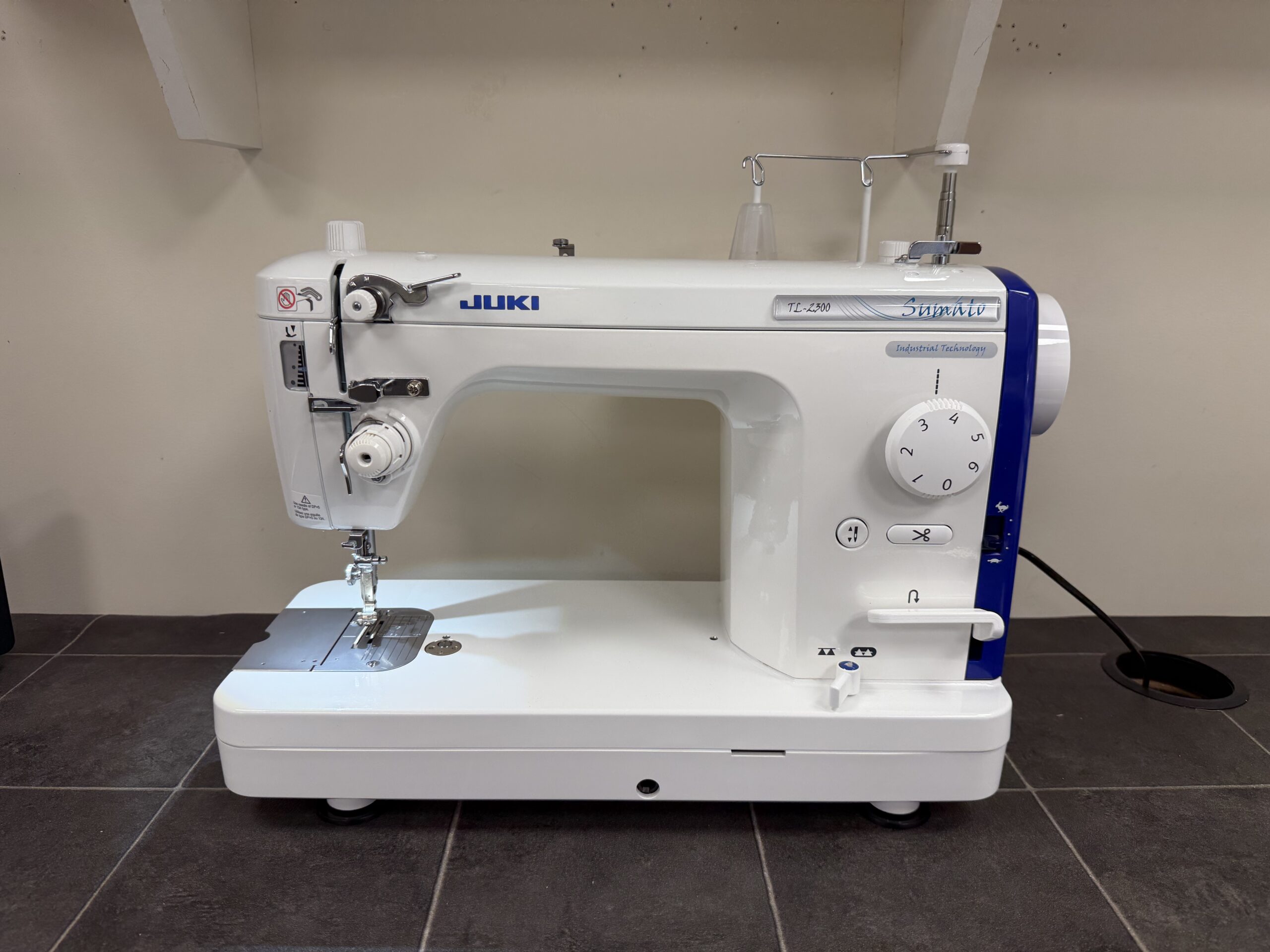 Used Juki TL-2300 Sumato Semi Professional